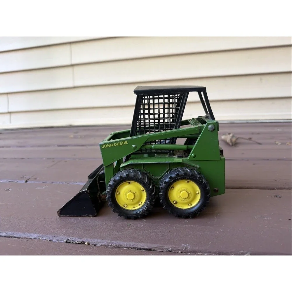 Vintage 1970s ERTL #569-7611 John Deere 1/16 Diecast Skid Steer Loader bobcat